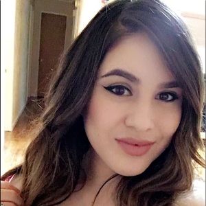 Meet your Posher, Angelica